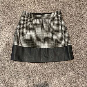 Stylish Black and White Houndstooth Skirt